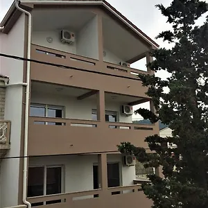 Appartamento Orhideja, Rab Town